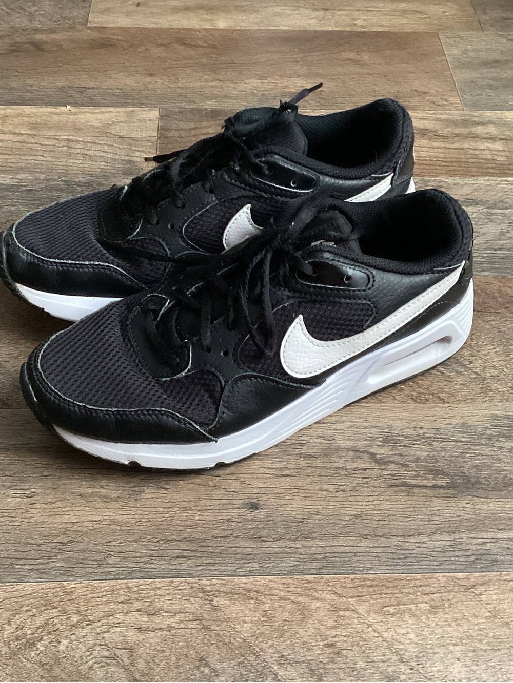 Nike airmax Black and White Athletic Sneakers with White Swoosh